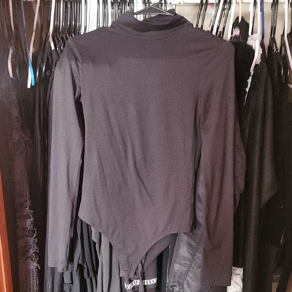 🖤simple black bodysuit